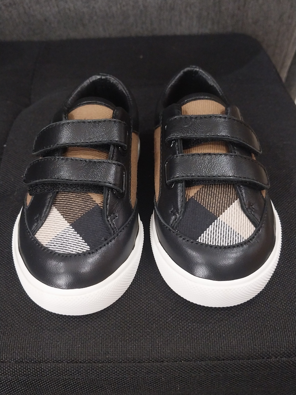 Baby Burberry Sneakers 5c